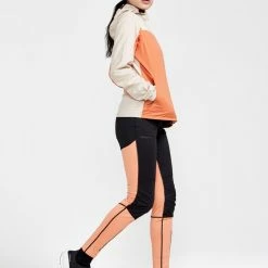 Craft ADV Essence Hydro Jacket - Women's -Garmin Shop eedc6e42 06e0 4e3f 805f e9950e126ecc